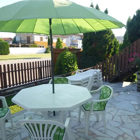 Διαμέρισμα Oleander House *